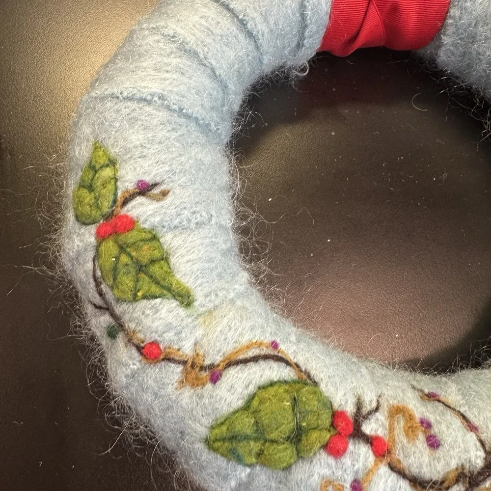 Felted‎ Wool Wreath Christmas Blue & Green White Holly 10